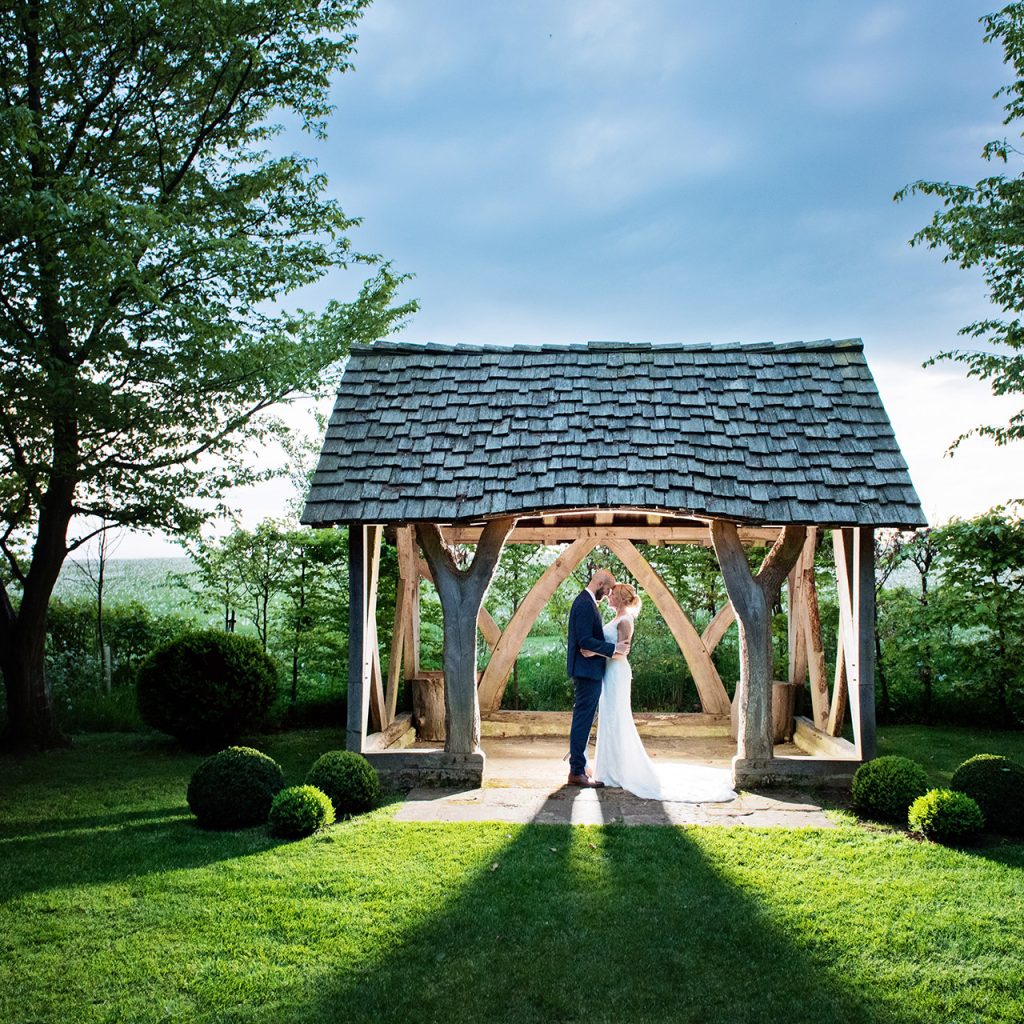 Cripps Barn Wedding – Gemma & Mike